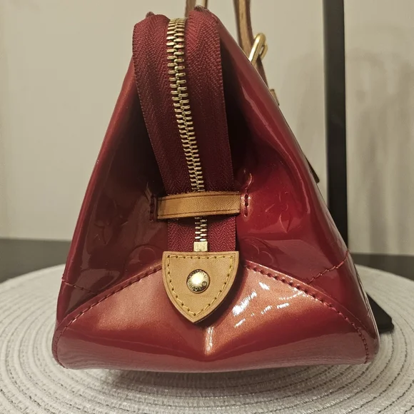 Louis Vuitton Bedford Shoulder Bag – Vernis Monogram – Red ✨ - Picture 11 of 16